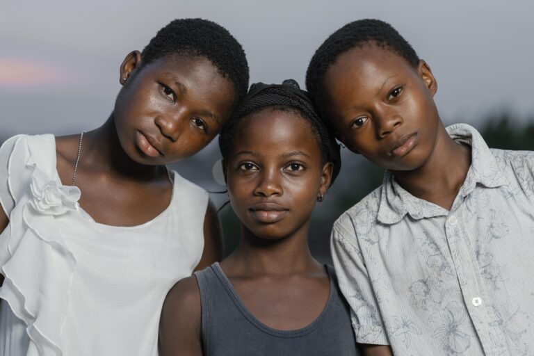 african-children-standing-head-head